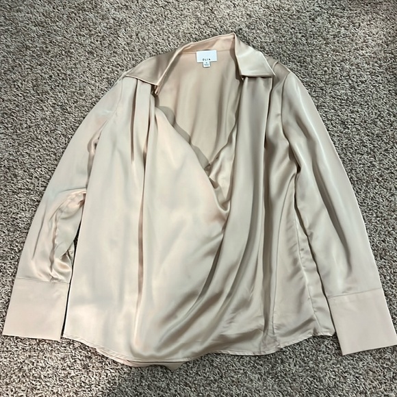 vici problem solved satin collared drape blouse - Picture 2 of 4